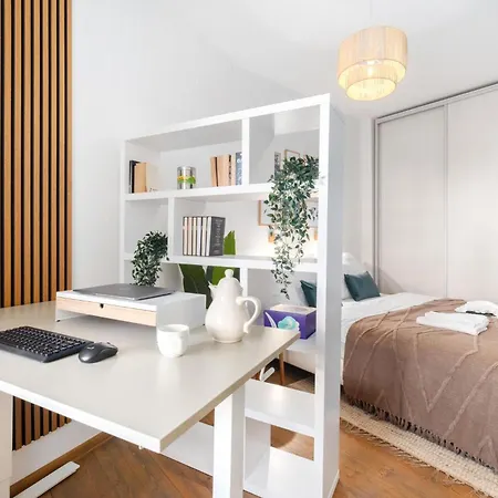 Days - Cozy With Workspace Apartamento Praga